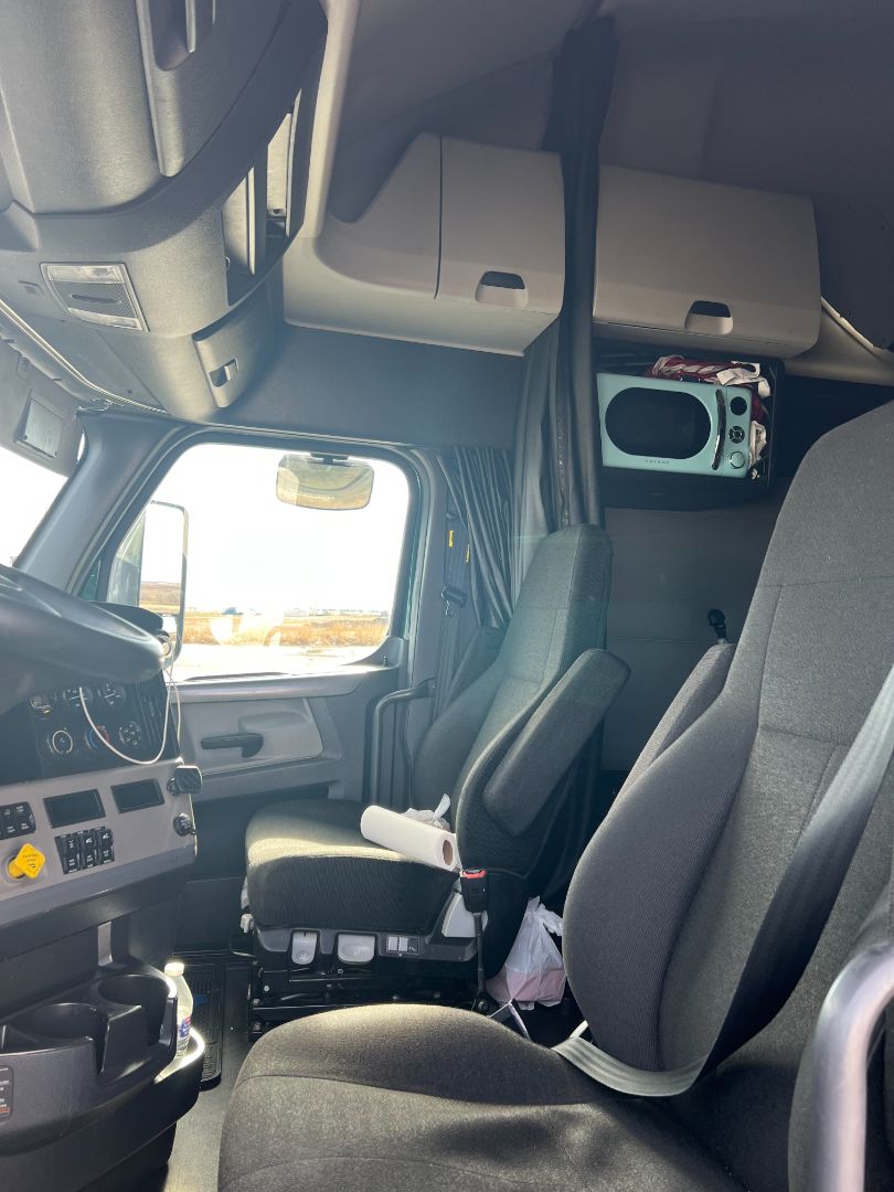 2019 FREIGHTLINER Cascadia 125 - Image 6